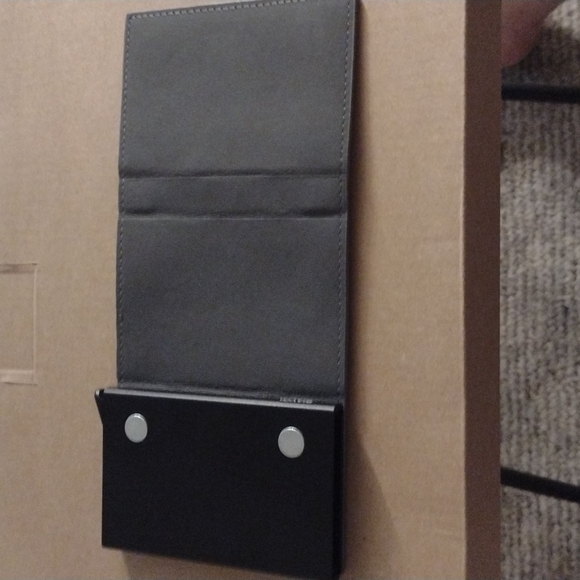 BIAVOI Smart Wallet - Picture 3 of 4